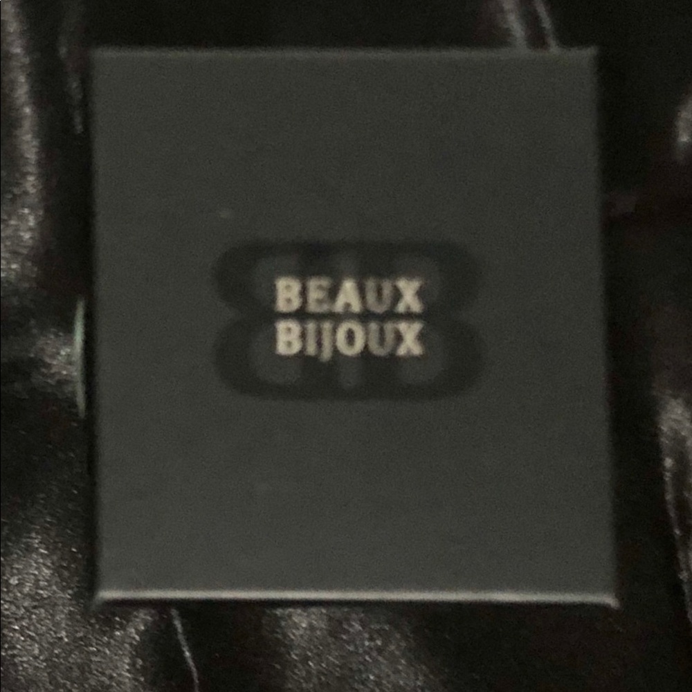 ❌SOLD❌ Beaux Bijoux bracelet, stretch band, NWOT - Picture 6 of 6